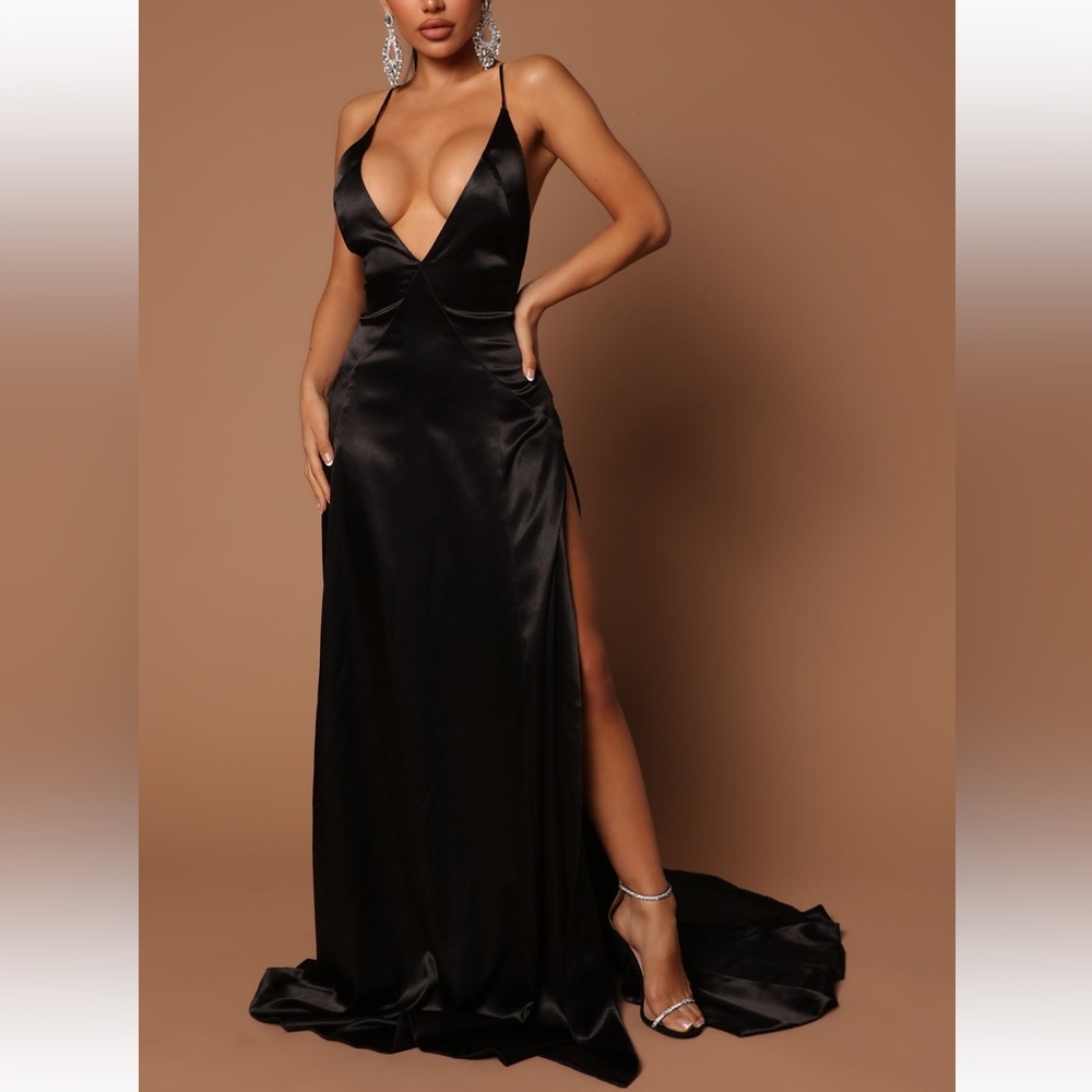 SEE VIDEO.High Slit Maxi Dress. Long black dress, elegant dress, strapless dress